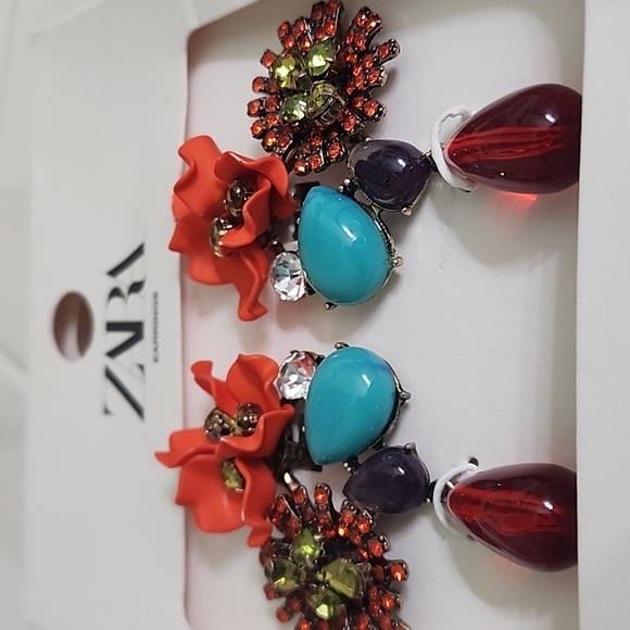 ZARA Jewel Beads Flower Earrings - Picture 7 of 13